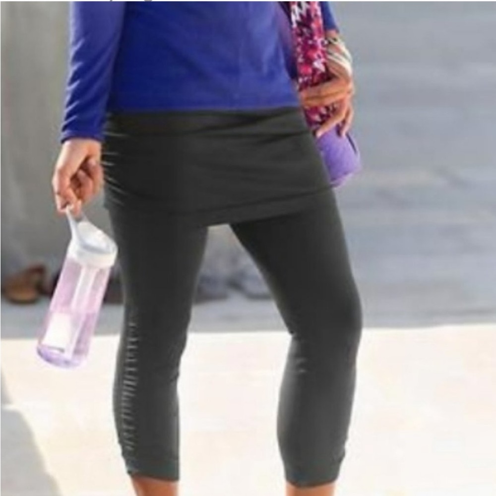 Athleta Got Legs Seamless Capri Legging in Gray Size M
